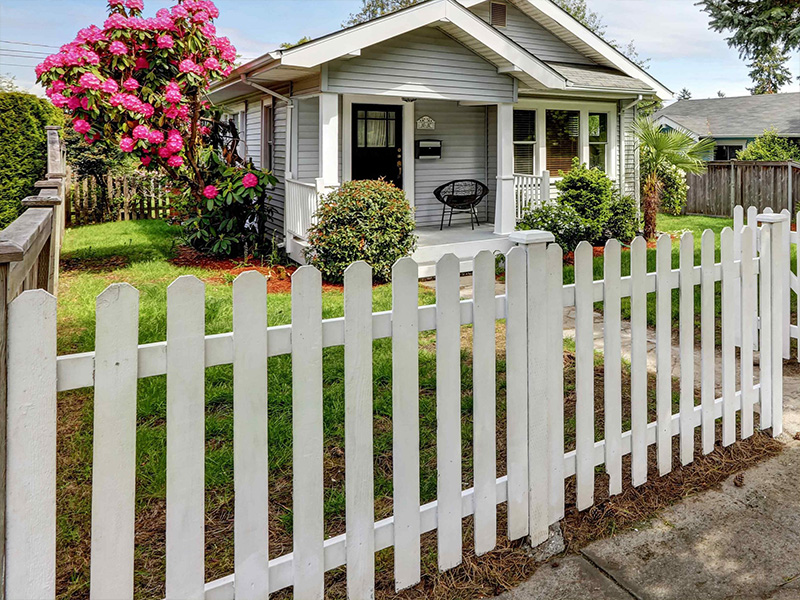 Douglas GA picket style wood fence